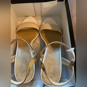 Great ivory and golden sandals (naturalizer)